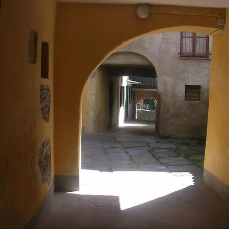 B&B Vegan La Mucca Felice - Grazioso Appartamento Nel Verde Rancio Valcuvia Exterior photo